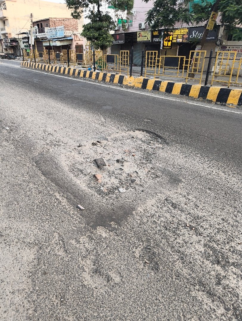 Vijay Nagar broken road