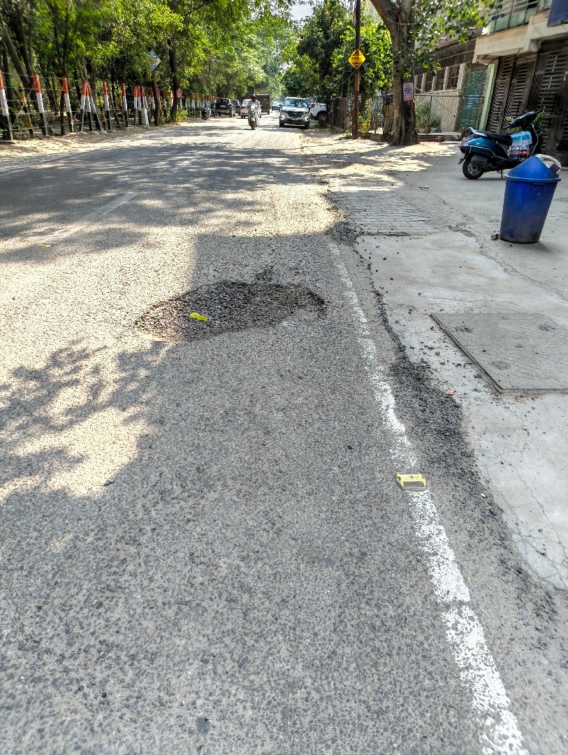 Pathetic road condition Vasundhara