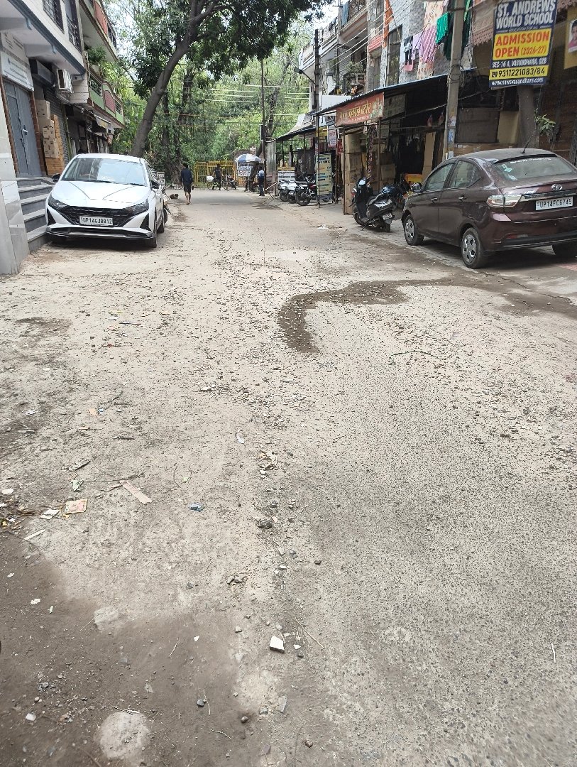 Miserable Road oposite mewar institute, Vasundhara Ghaziabad